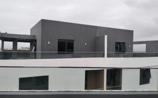 Serviced 5BR Duplexes (waterfront) at Lekki Phase 1.