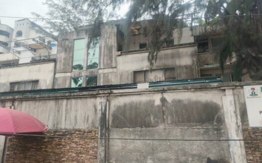Land measuring 3200Sqmtrs @ Bishop Oluwole N5Billion