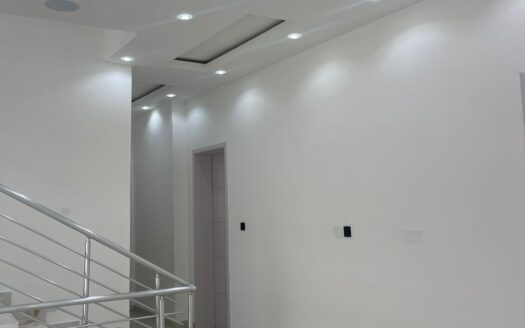 Exquisite 6BR House at Lekki Phase 1 N1.3Billion