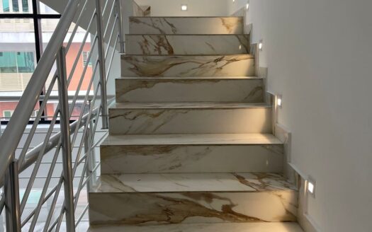 Exquisite 6BR House at Lekki Phase 1 N1.3Billion