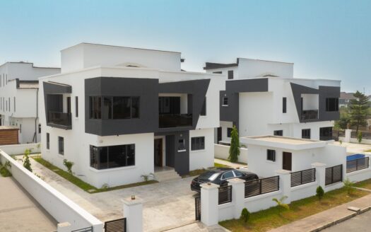 New 5BR Detached House with S.Pool, BQ at Royal Garden, Ajah